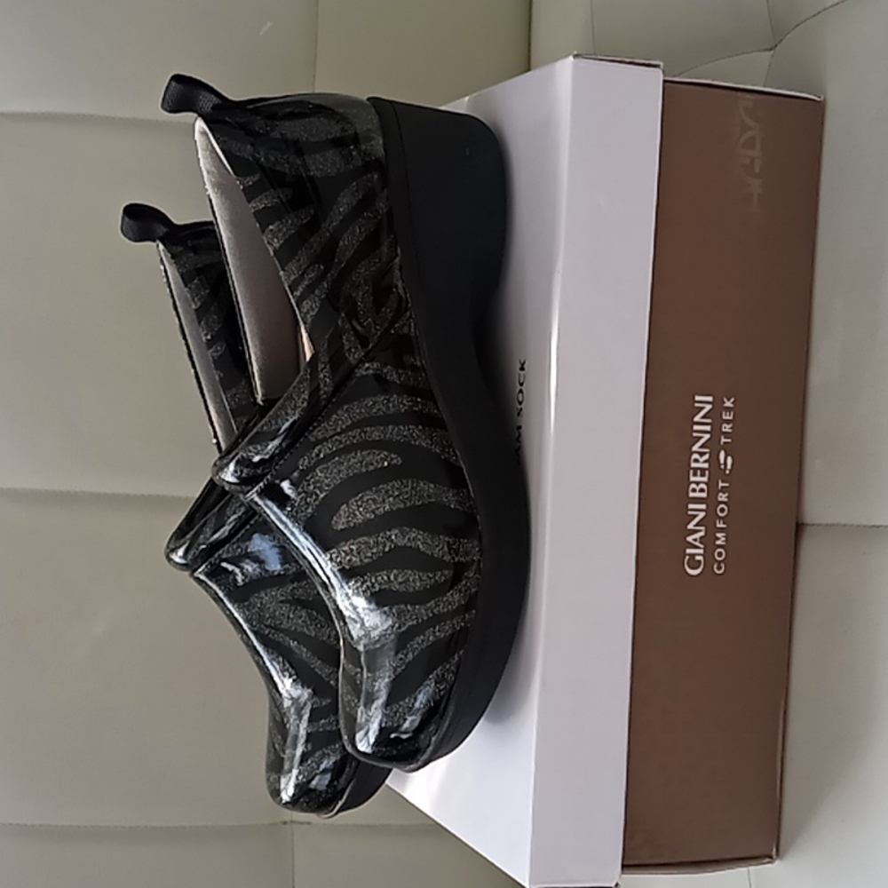 Giani Bernini Cavvell Tiger Memory Form Size 9.5 M